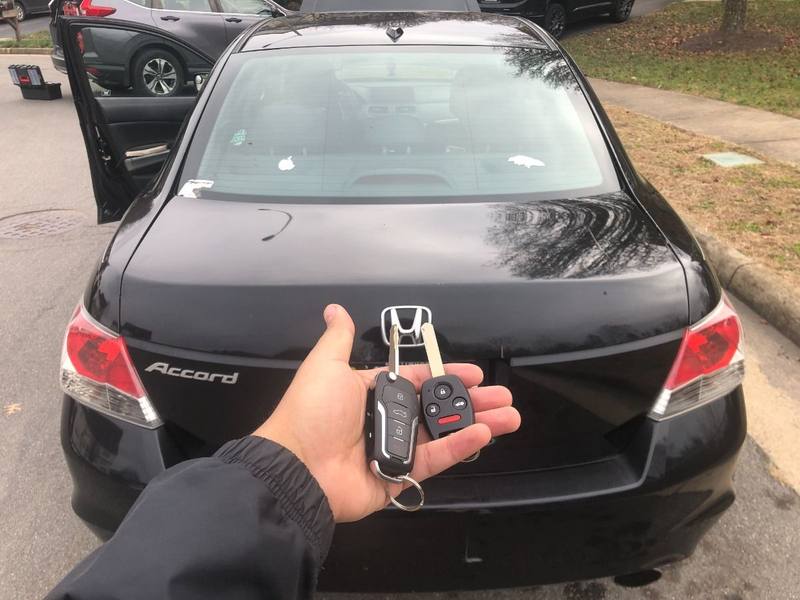 Replacement Honda key and remote made at the curb near Greenfield